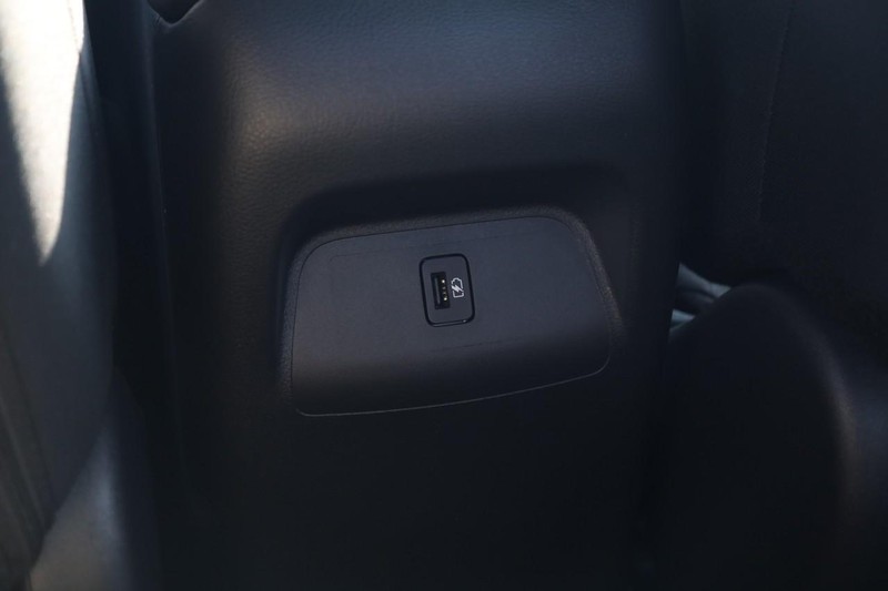 Nissan Sentra Vehicle Image 21