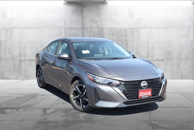 Nissan Sentra Vehicle Image 02