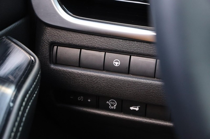 Nissan Rogue Vehicle Image 19