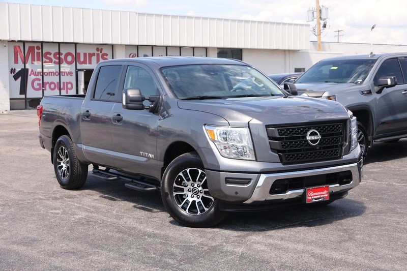 Nissan Titan Vehicle Image 03