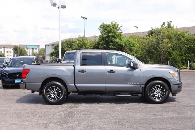 Nissan Titan Vehicle Image 06