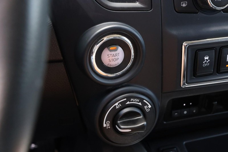 Nissan Titan Vehicle Image 15