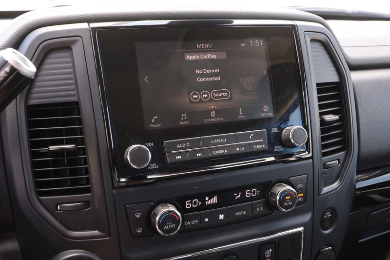Nissan Titan Vehicle Image 16