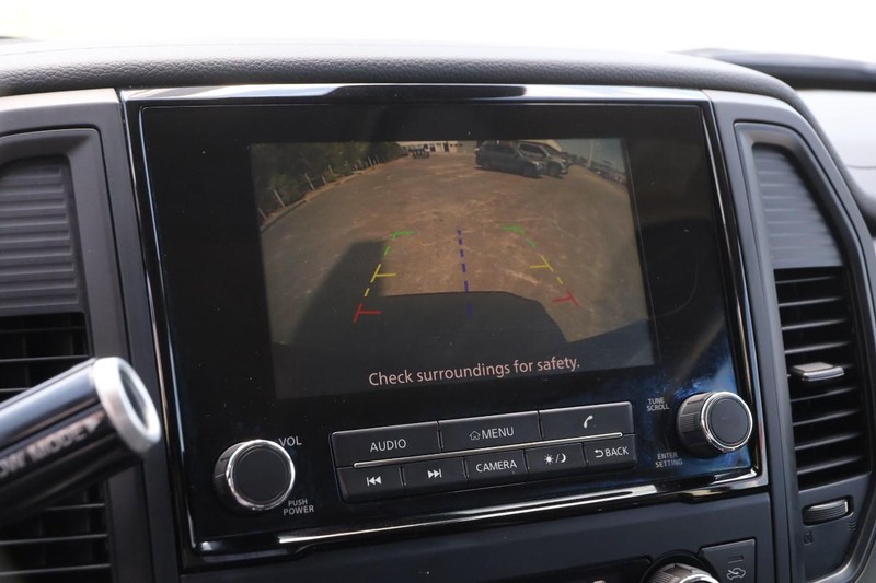 Nissan Titan Vehicle Image 17