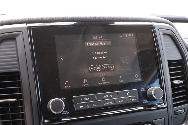 Nissan Titan Vehicle Image 18