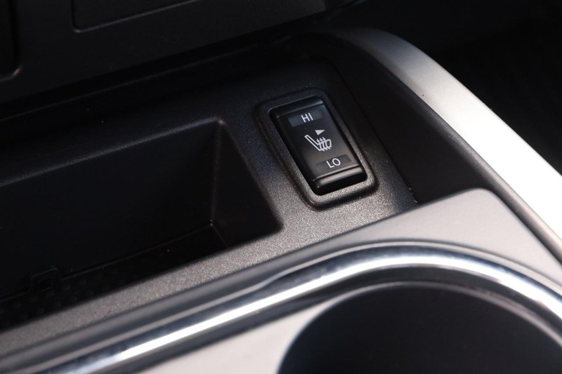 Nissan Titan Vehicle Image 20