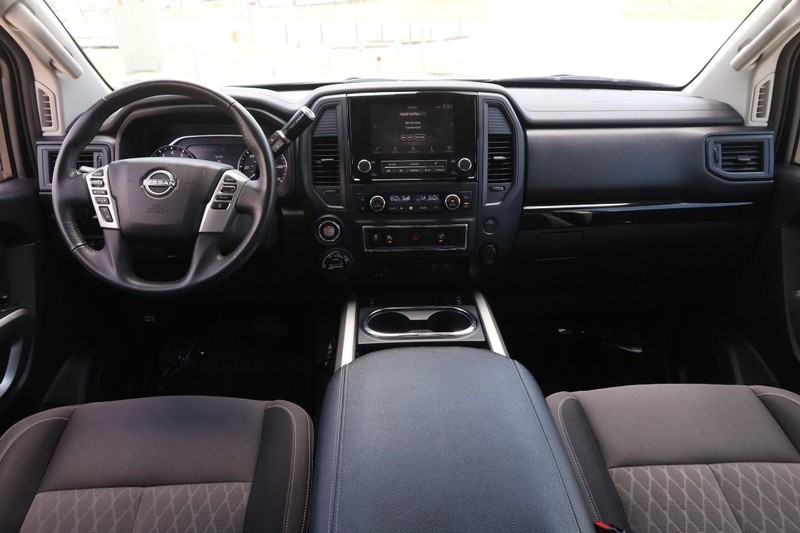 Nissan Titan Vehicle Image 22