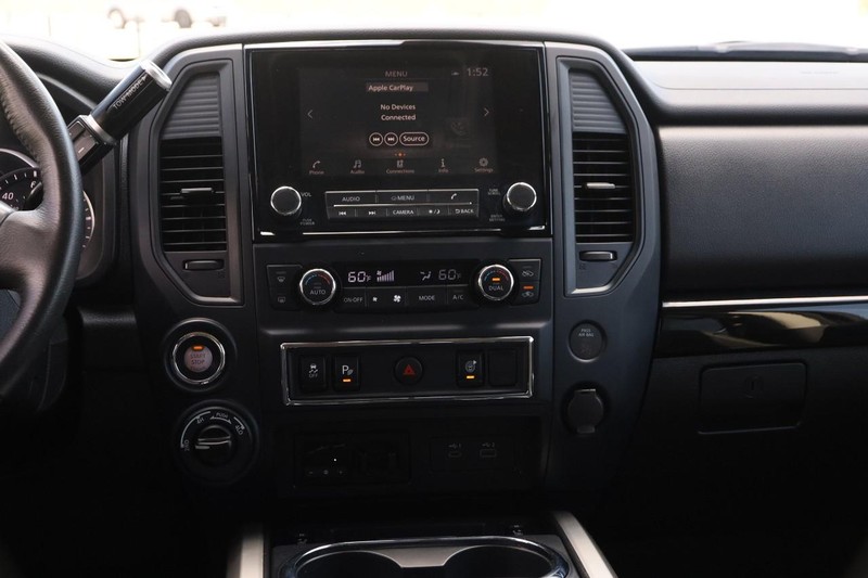 Nissan Titan Vehicle Image 25