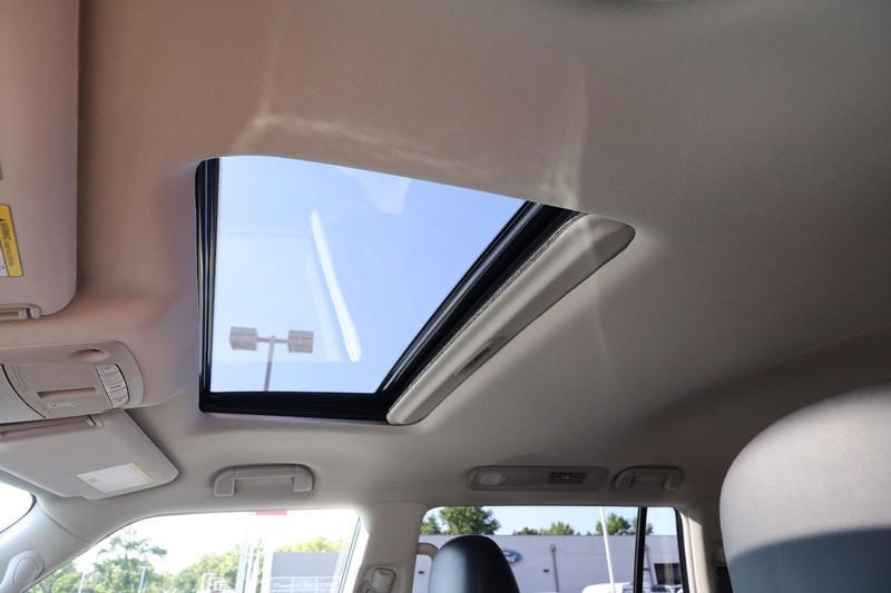 Nissan Armada Vehicle Image 09