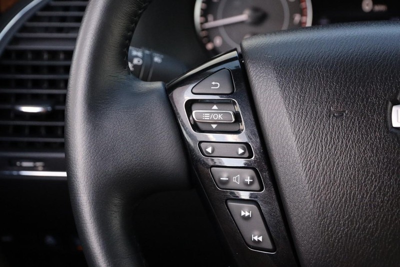 Nissan Armada Vehicle Image 14