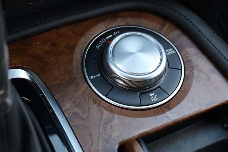 Nissan Armada Vehicle Image 22