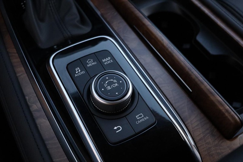 Nissan Armada Vehicle Image 23