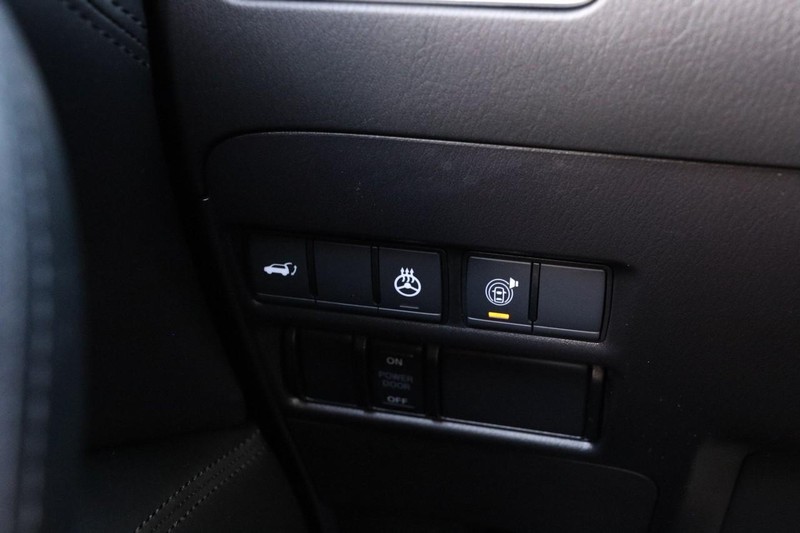 Nissan Armada Vehicle Image 24