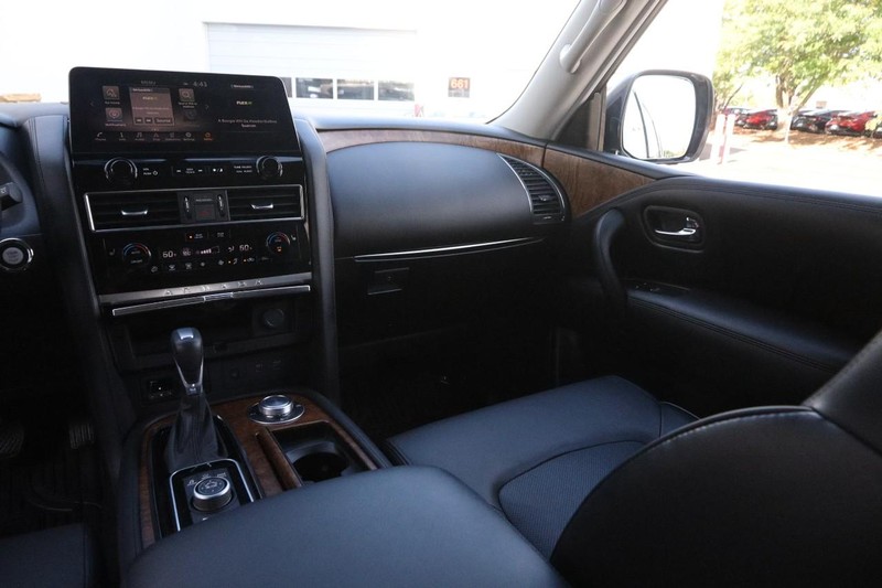 Nissan Armada Vehicle Image 29