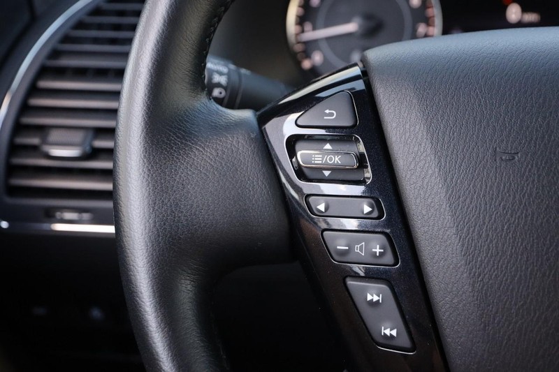 Nissan Armada Vehicle Image 14