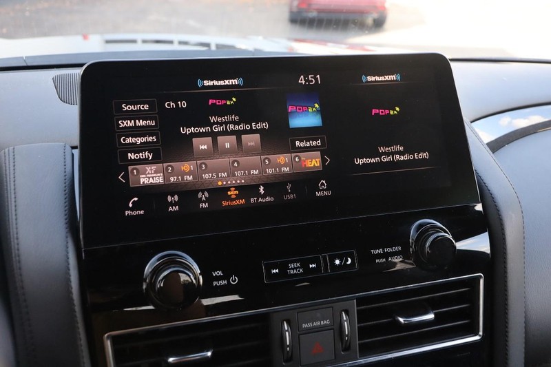 Nissan Armada Vehicle Image 18
