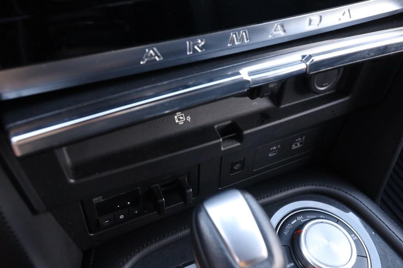 Nissan Armada Vehicle Image 21