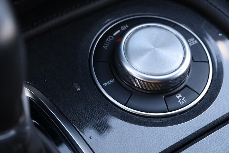 Nissan Armada Vehicle Image 22