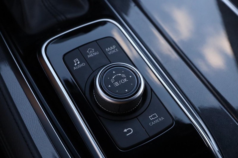 Nissan Armada Vehicle Image 23