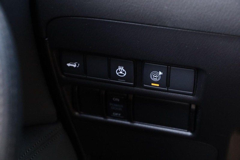 Nissan Armada Vehicle Image 24