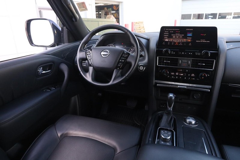 Nissan Armada Vehicle Image 26