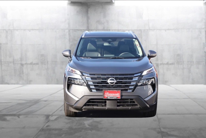 Nissan Rogue Vehicle Image 04