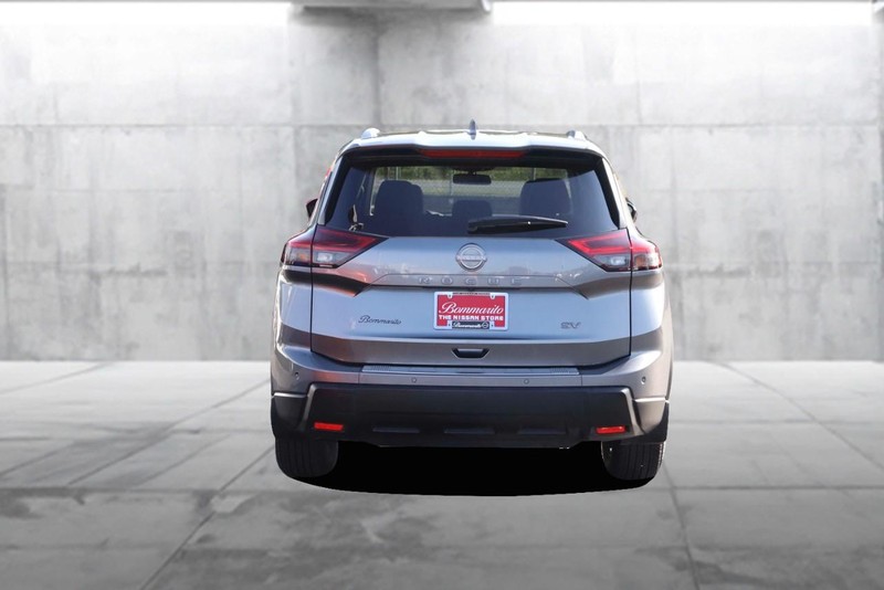 Nissan Rogue Vehicle Image 06