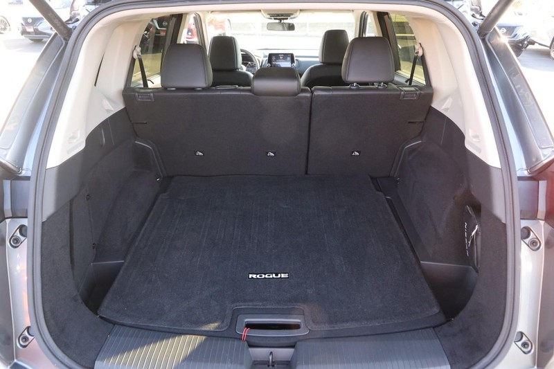 Nissan Rogue Vehicle Image 07