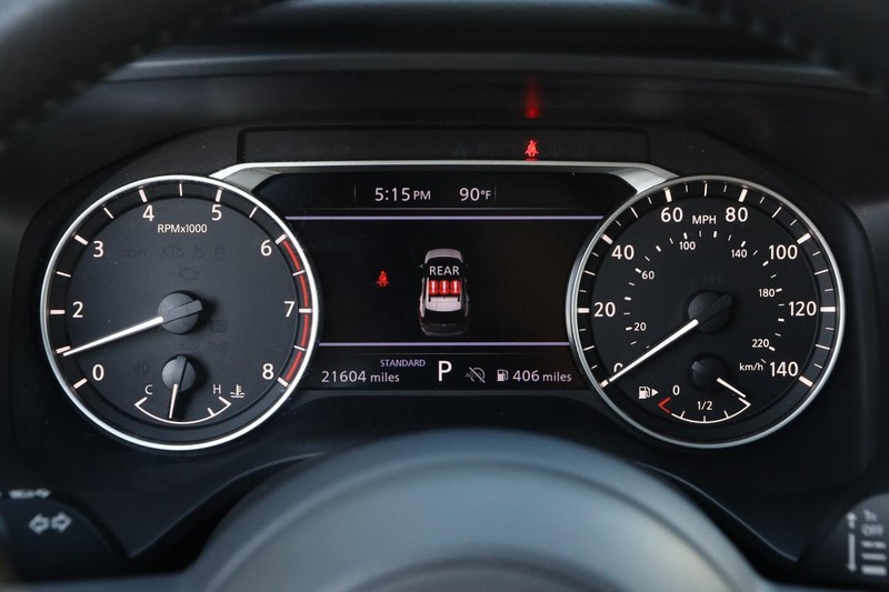 Nissan Rogue Vehicle Image 15