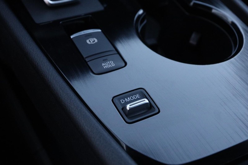 Nissan Rogue Vehicle Image 20