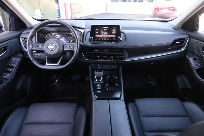 Nissan Rogue Vehicle Image 22