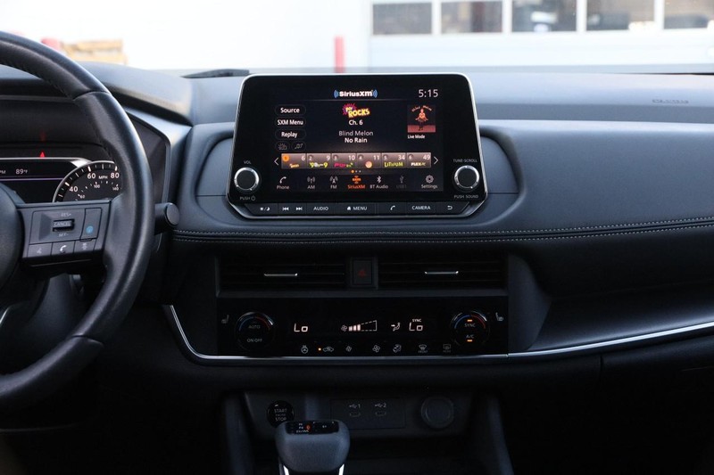 Nissan Rogue Vehicle Image 25