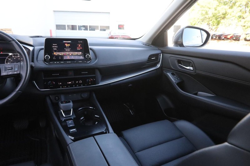 Nissan Rogue Vehicle Image 26