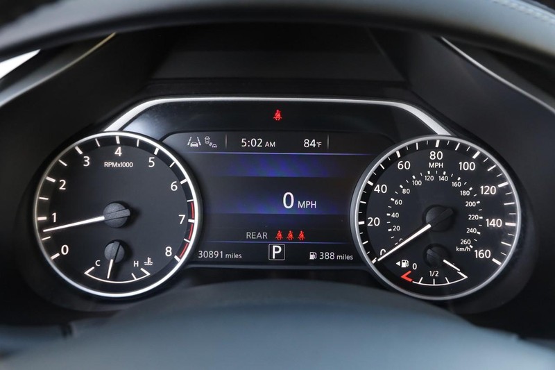 Nissan Murano Vehicle Image 13
