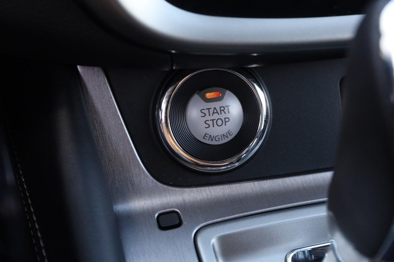 Nissan Murano Vehicle Image 14