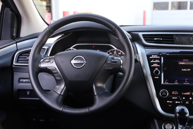Nissan Murano Vehicle Image 22