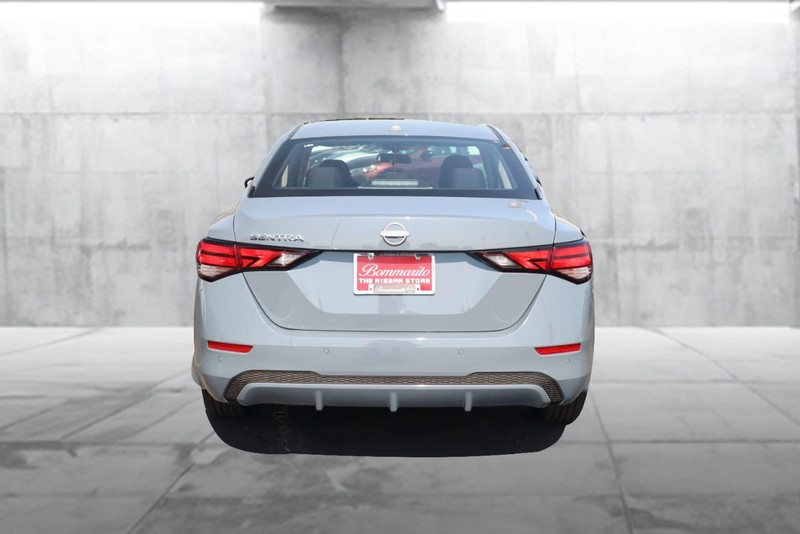 Nissan Sentra Vehicle Image 06
