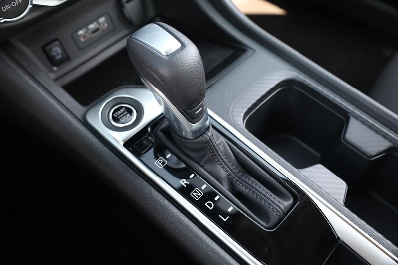 Nissan Sentra Vehicle Image 16
