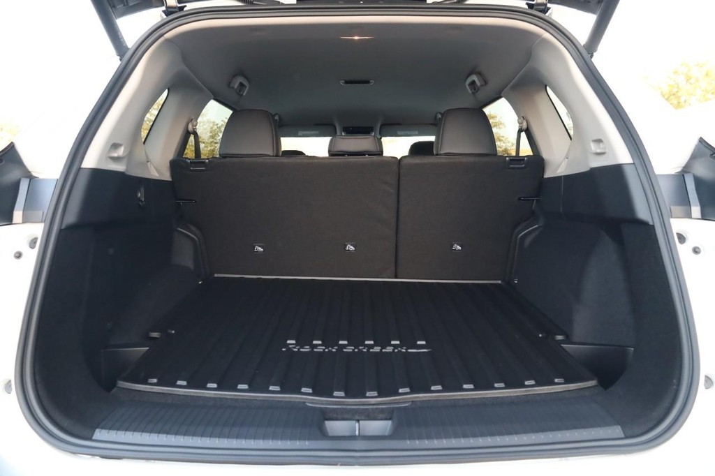 Nissan Rogue Vehicle Image 07