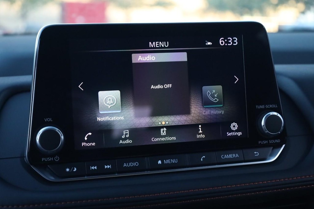 Nissan Rogue Vehicle Image 11