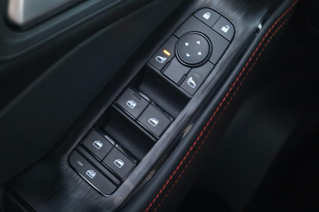 Nissan Rogue Vehicle Image 17