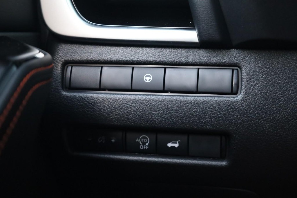 Nissan Rogue Vehicle Image 18