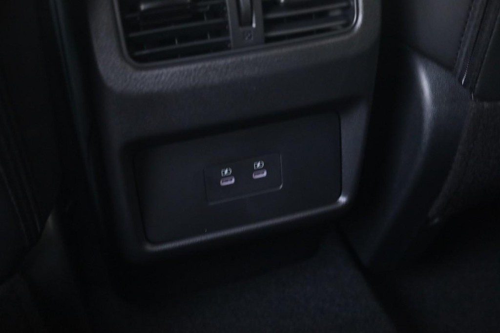 Nissan Rogue Vehicle Image 21