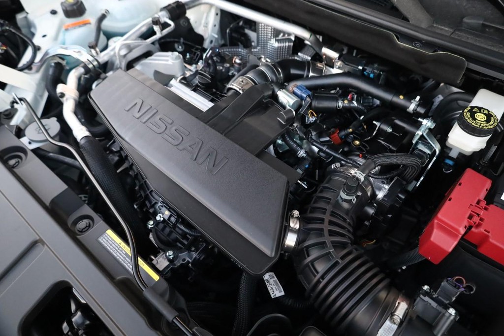 Nissan Rogue Vehicle Image 25