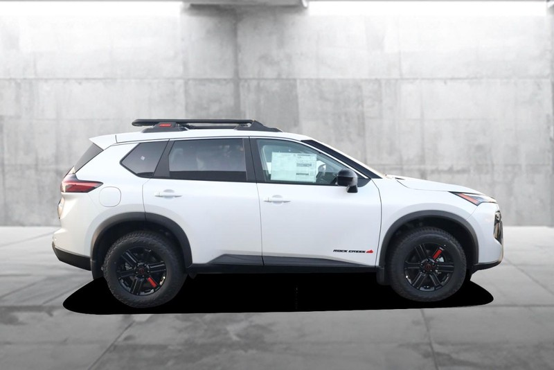 Nissan Rogue Vehicle Image 05