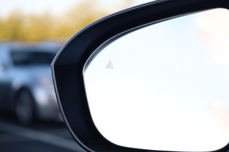 Nissan Rogue Vehicle Image 19