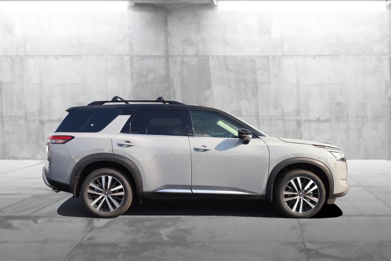 Nissan Pathfinder Vehicle Image 05