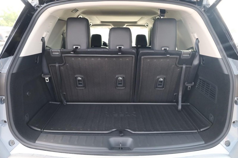 Nissan Pathfinder Vehicle Image 06