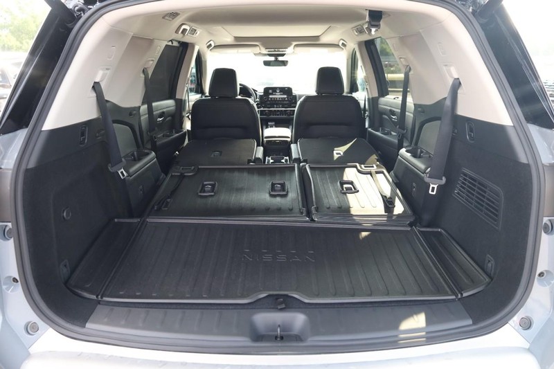 Nissan Pathfinder Vehicle Image 08
