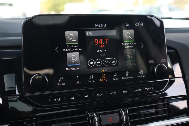 Nissan Pathfinder Vehicle Image 14
